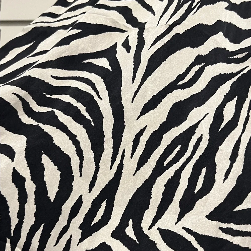 Source Unknown Zebra Pattern Scarf - Picture 2 of 3